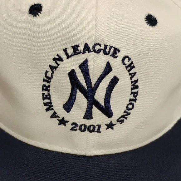 RARE! NWT New York Yankees 2001 American League Champions Snap Back Hat